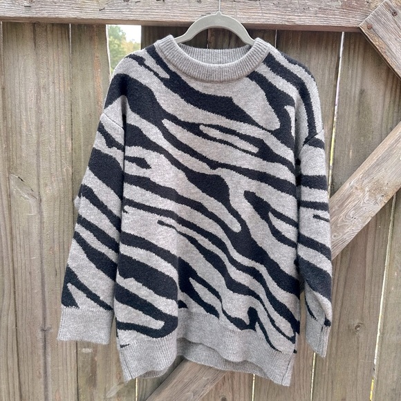 Adora Comfy Cozy Thick Knit Zebra Pattern Crew Neck Pullover Winter Sweater - Picture 1 of 7